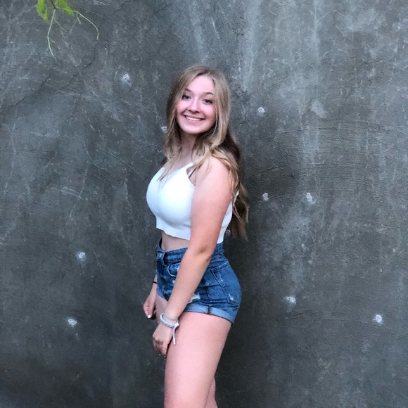 Meet your Posher, Kristie - Picture 1 of 1